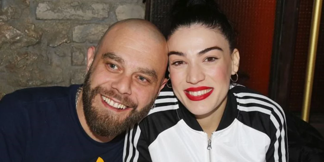 Ήβη Αδάμου | Καυτά φιλιά και τρυφερές αγκαλιές με τον Μιχάλη Κουινέλη