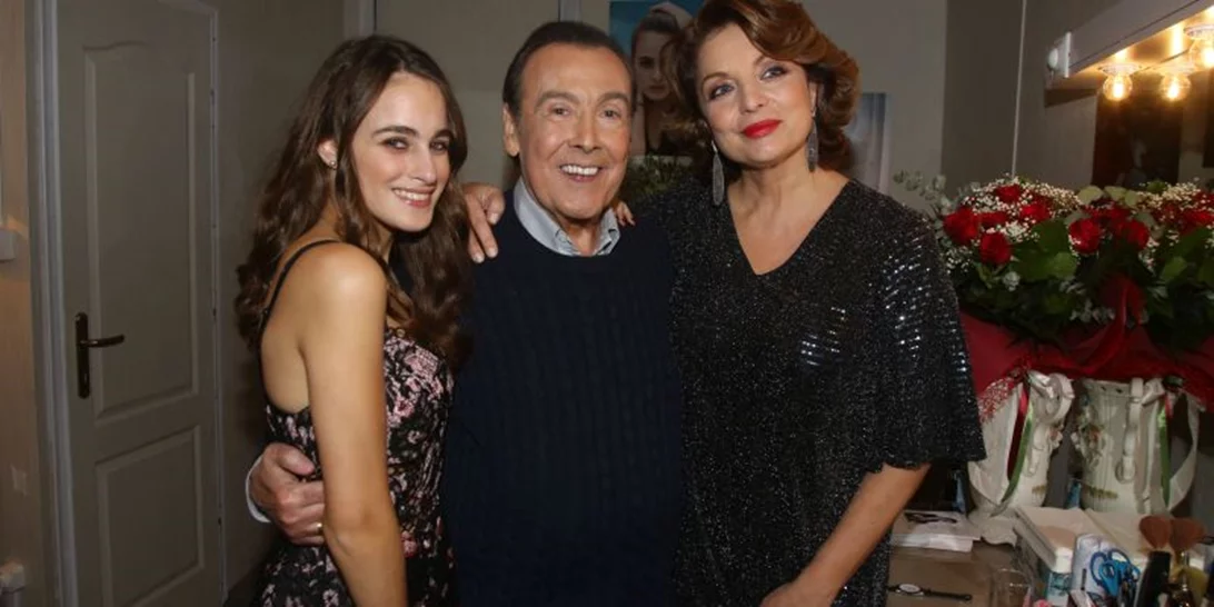 Άντζελα Γκερέκου | Βόλτα με την κούκλα κόρη της!