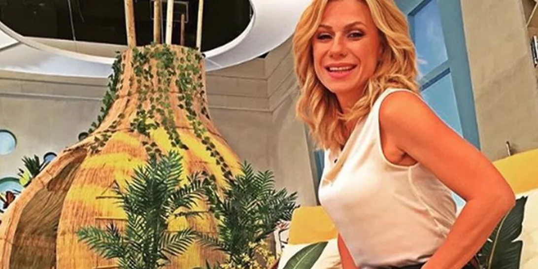 Κατερίνα Καραβάτου | Η εντυπωσιακή μεταμόρφωση σε Amy Winehouse