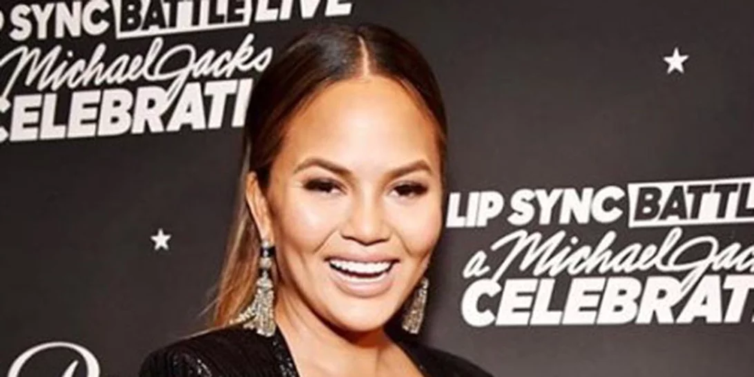 Chrissy Teigen | Αποκάλυψε σε ποιο μήνα της εγκυμοσύνης βρίσκεται