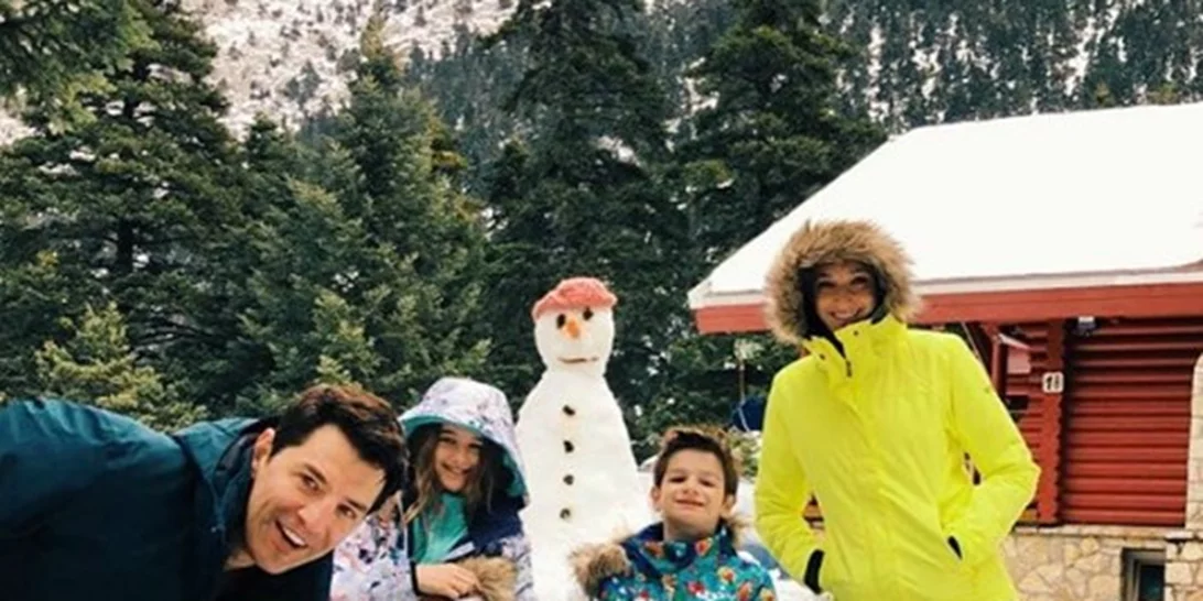 Σάκης Ρουβάς - Κάτια Ζυγούλη | Με τα παιδιά τους στα χιόνια!