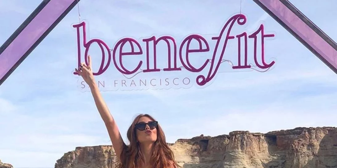 Μόλις αποκαλύφθηκε το νέο «διαστημικό» λανσάρισμα της Benefit Cosmetics!