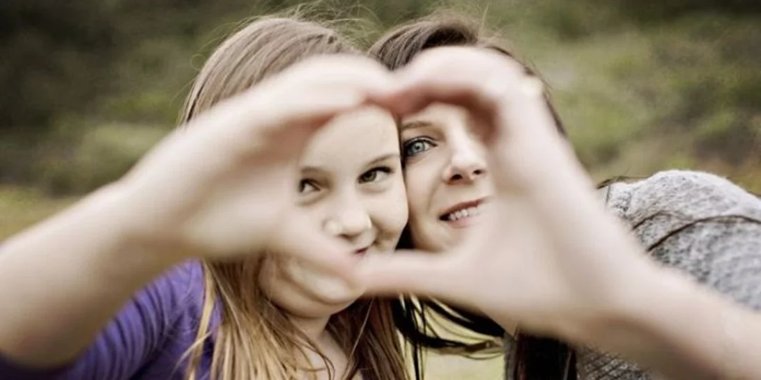 10 πράγματα που ΔΕΝ κάνουν οι χαρούμενοι γονείς