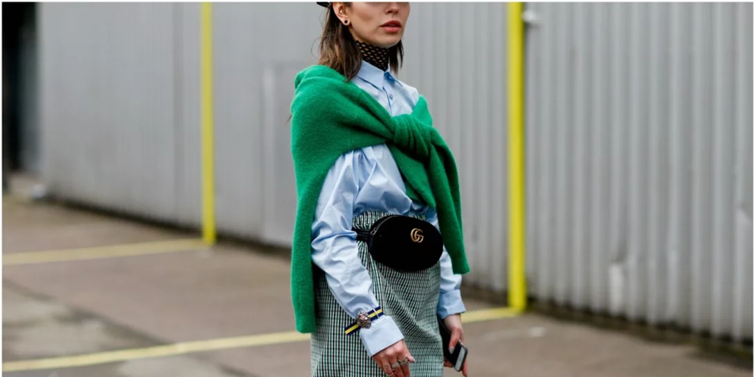 Ένας πολύ πιο cool τρόπος να φορέσεις το πουλόβερ σου σήμερα