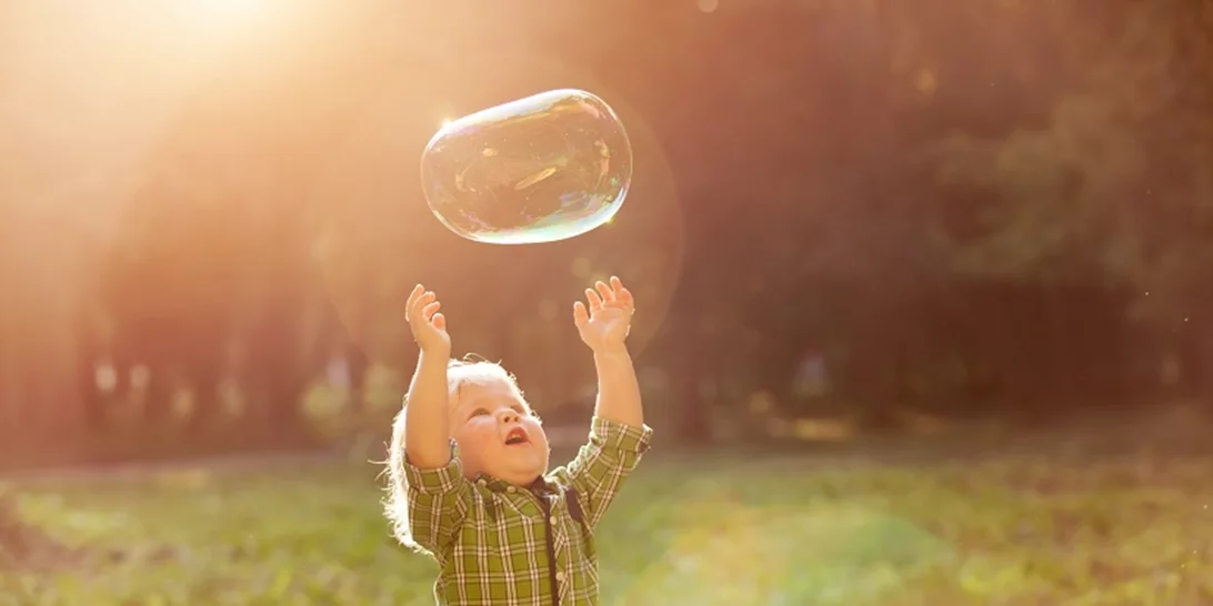 Μάθε στα παιδιά σου ότι η ζωή δεν τους «χρωστάει» – το παράδειγμα του Στίβεν Χόκιγνκ