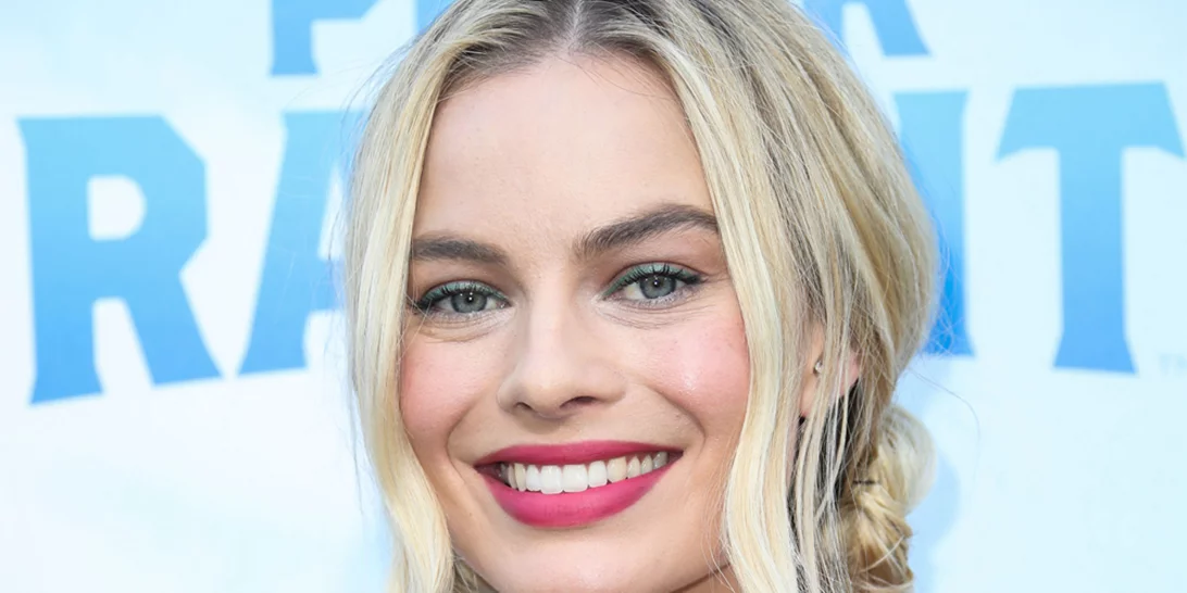 Margot Robbie | Φόρεσε το τέλειο αξεσουάρ στην πρεμιέρα του Peter Rabbit