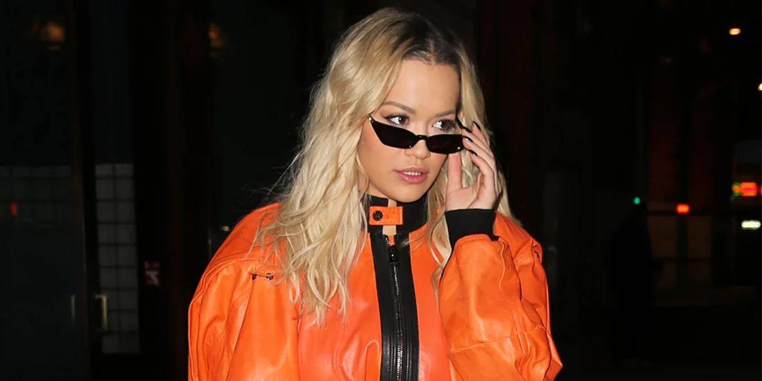 Rita Ora | H denim εμφάνιση της είναι έμπνευση για τα weekend looks
