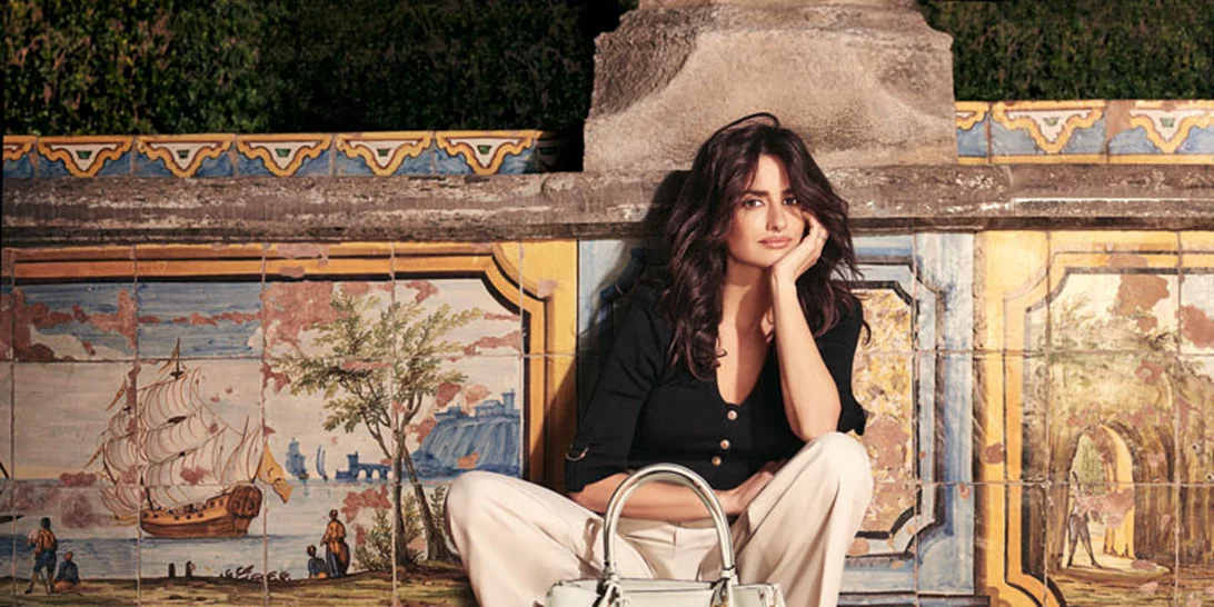 Penelope Cruz | Αποκαλύπτει το αγαπημένο της αξεσουάρ για φλογερό στιλ