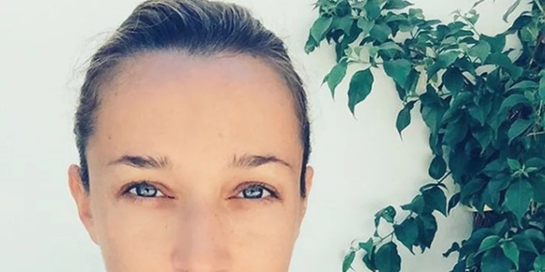 Κάτια Ζυγούλη | Ποζάρει χωρίς ίχνος μακιγιάζ στα χιόνια!