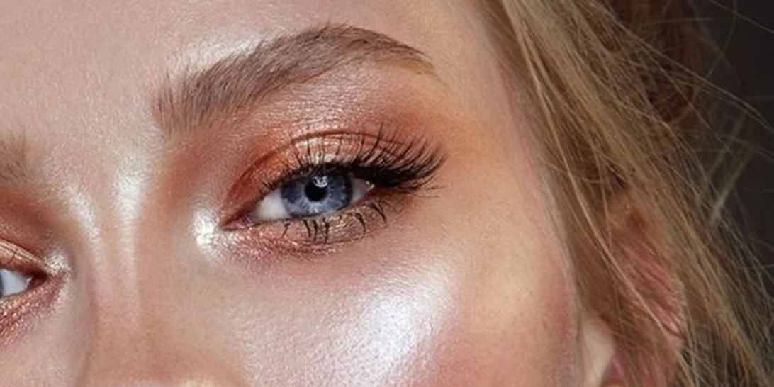 Πώς να κάνεις το highlighter σου να λάμπει ακόμα περισσότερο!