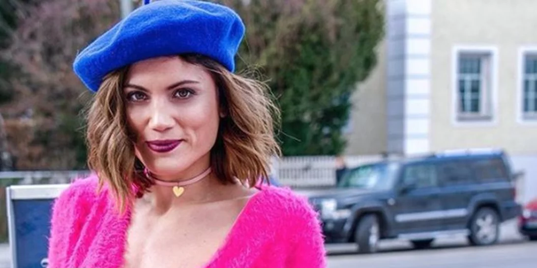 Μαίρη Συνατσάκη | Ποζάρει χωρίς ίχνος μακιγιάζ!