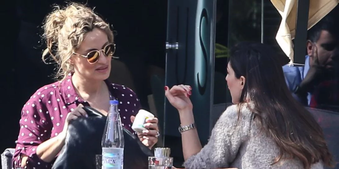 Ελεονώρα Μελέτη & Φλορίντα Πετρουτσέλι | Βόλτα στην Γλυφάδα για τις δύο έγκυες