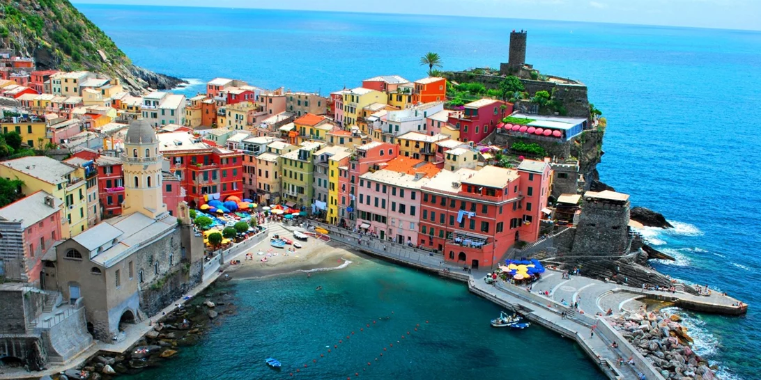 Εταιρεία προσλαμβάνει κόσμο για να ταξιδέψει σε 47 πόλεις της Ευρώπης