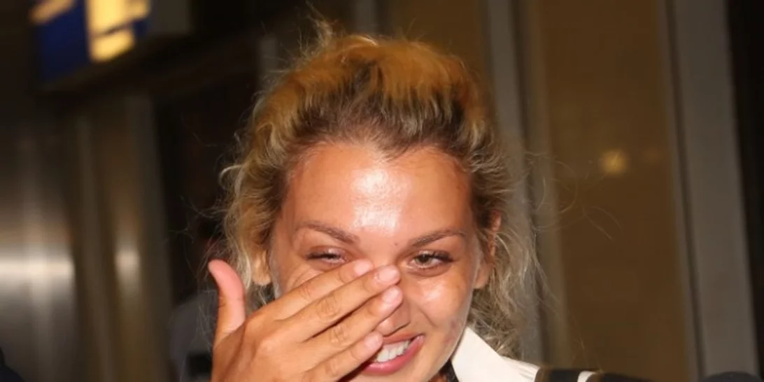 Κωνσταντίνα Σπυροπούλου | H συγκίνηση on camera & η συνάντηση με τους γονείς της στο αεροδρόμιο