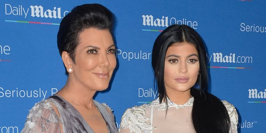 Δεν μιλιούνται η Kylie Jenner με την Kris Jenner μετά το σκάνδαλο του Forbes