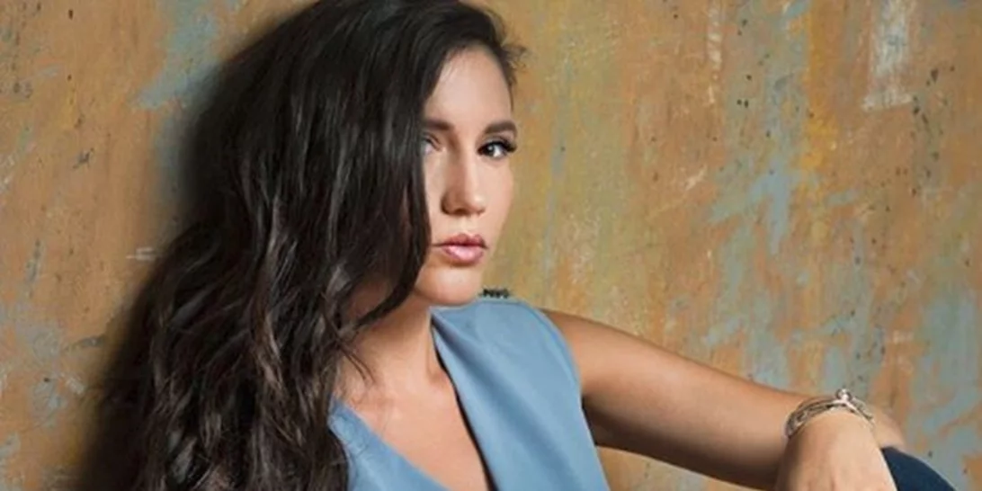 Ελένη Βαΐτσου | Ποζάρει στην παραλία και νοσταλγεί το καλοκαίρι