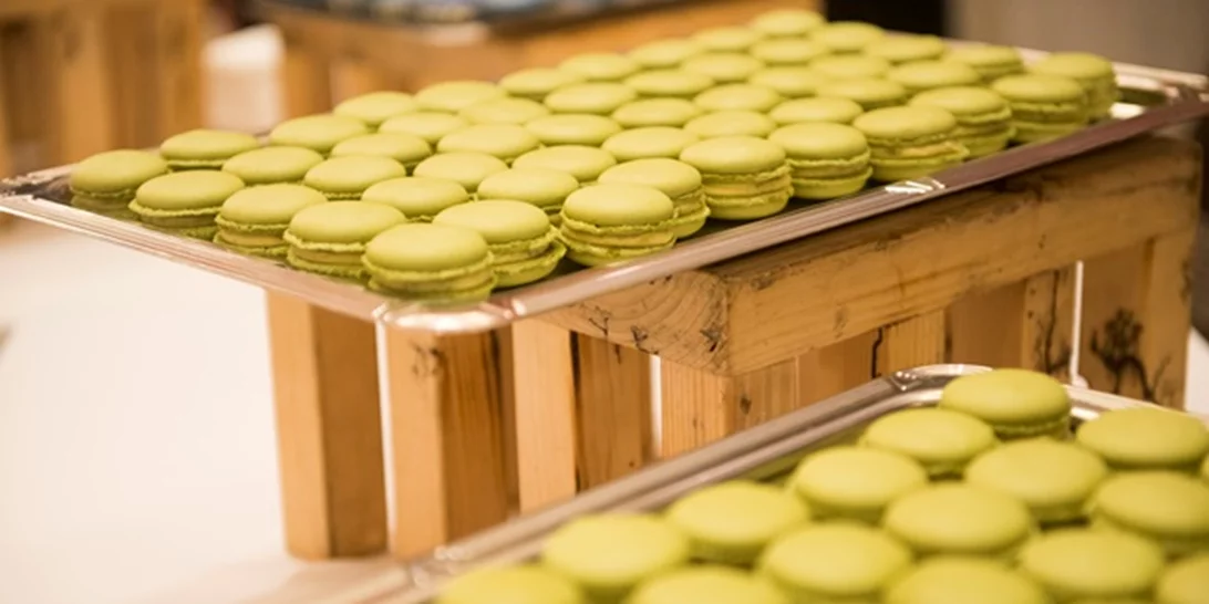 Κι όμως μπορείς να φας macaron με γεύση από Ελλάδα!