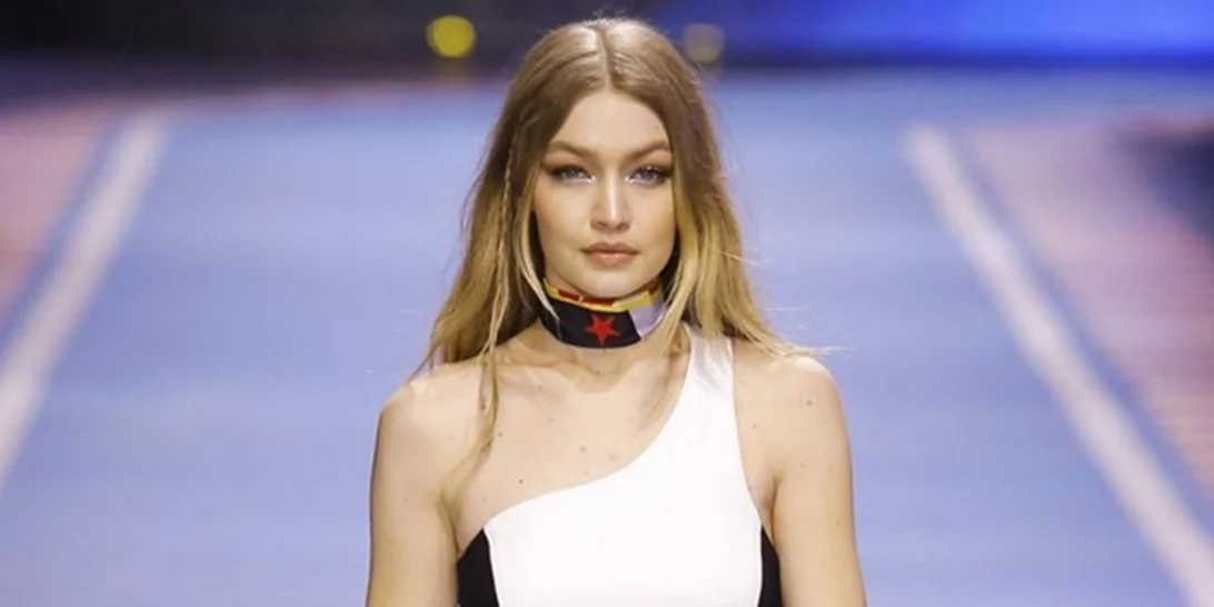 Η Gigi Hadid μοιράζεται το δικό της οδηγό επιβίωσης για τις Εβδομάδες Μόδας