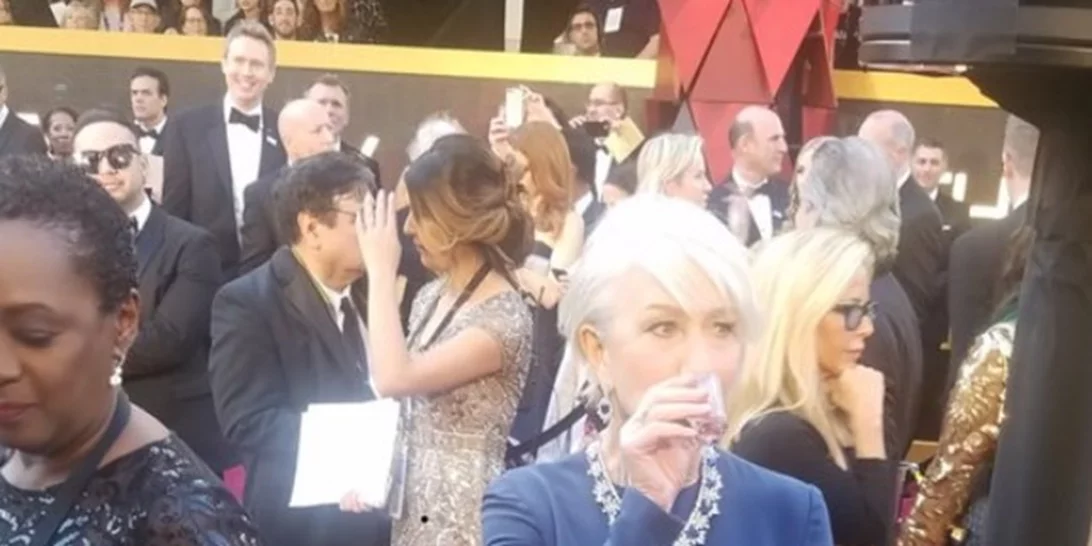 Oscar 2018 | H στιγμή από το κόκκινο χαλί που έγινε αμέσως viral!