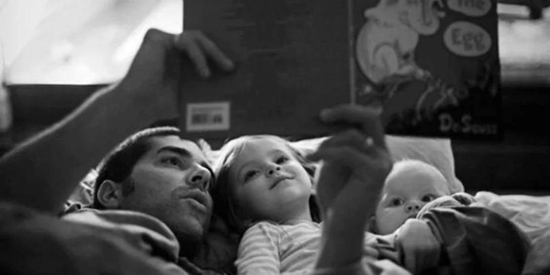 Πατέρα, το παιδί σου χρειάζεται εσένα∙ όχι τα λεφτά σου