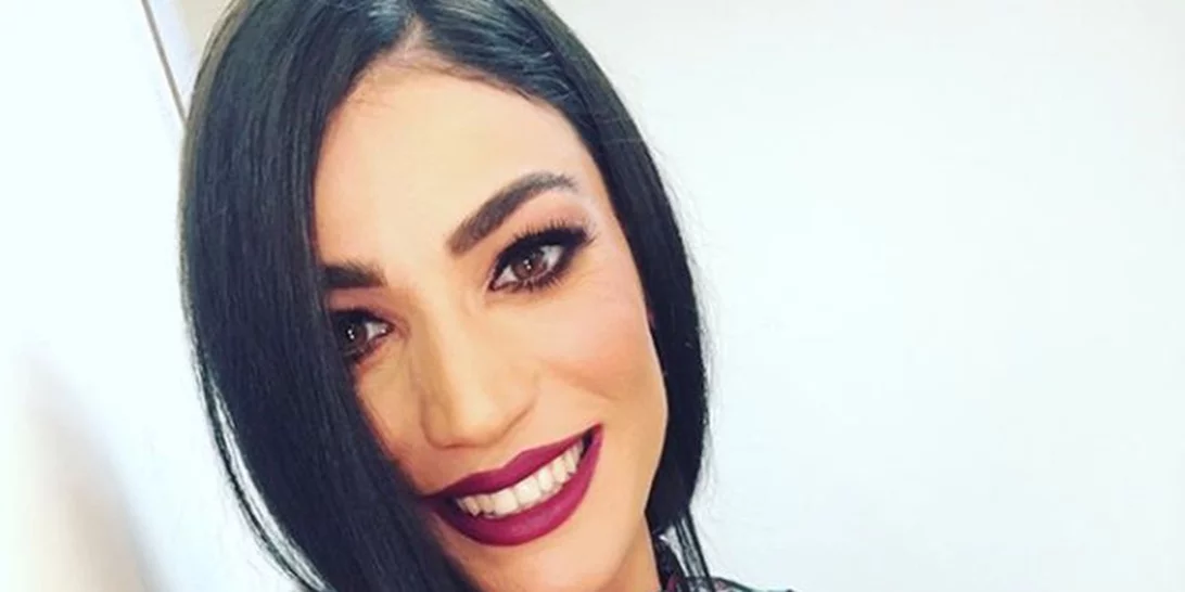 Ήβη Αδάμου | Ποζάρει χωρίς ίχνος μακιγιάζ και είναι πανέμορφη!