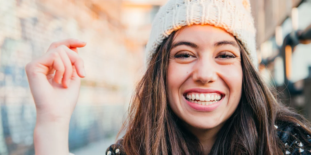 Η μάσκα προσώπου με γιαούρτι και κουρκουμά για να καταπολεμήσεις ακμή και ρυτίδες