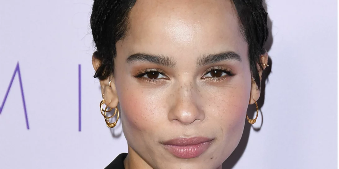 Ζοë Kravitz | Δες πώς συνδύασε το slip dress