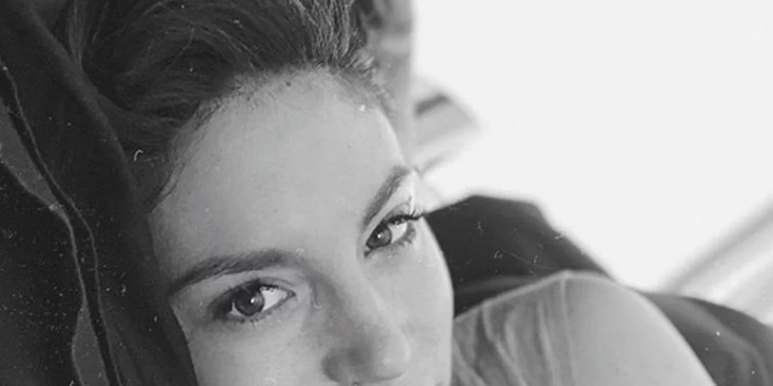 Αθηνά Οικονομάκου | Η Ανοιξιάτικη φωτογραφία που ξετρέλανε το διαδίκτυο!