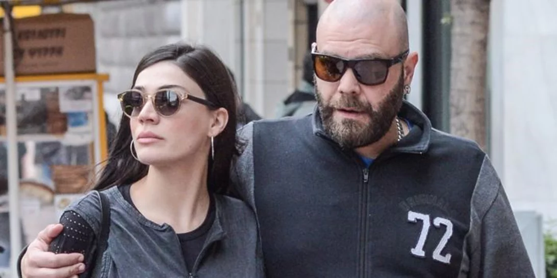 Ήβη Αδάμου | Χαλαρή έξοδος με φουσκωμένη κοιλίτσα!