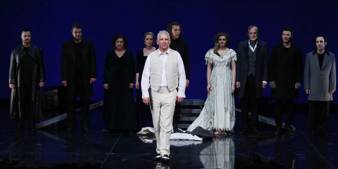 Ποιοι έδωσαν το παρών στην επίσημη πρεμιέρα της παράστασης "Ο Ηλίθιος";