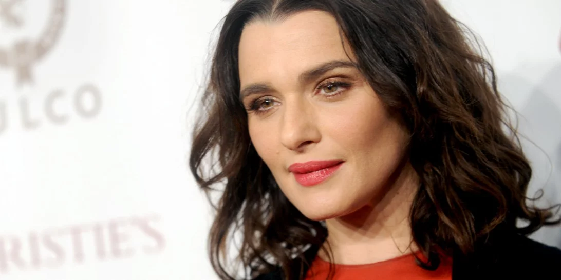 5 πολυτελή έλαια προσώπου για ενυδάτωση και λάμψη που δεν πρέπει να λείπουν από το μπουντουάρ καμίας γυναίκας 50+