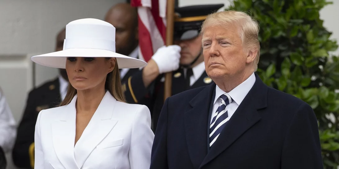 Ακόμα μια αμήχανη στιγμή για τη Melania Trump και τον Donald Trump!