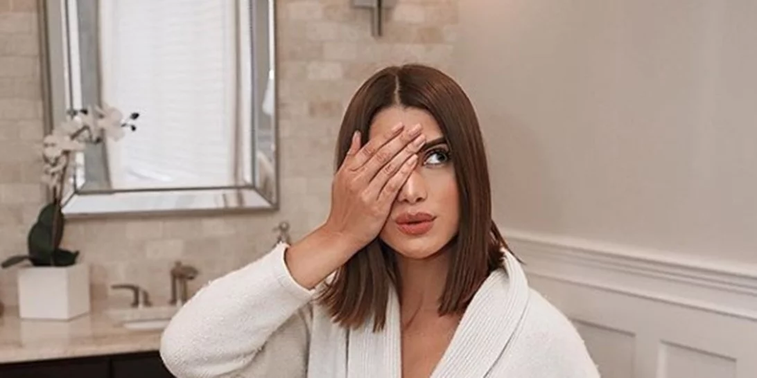 Η διάσημη megainfluencer Camila Coelho χρησιμοποιεί κάθε βράδυ ένα ελληνικό προϊόν!