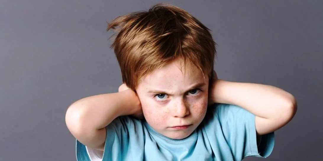 4 λόγοι που μπορεί να κρύβονται πίσω από την αρνητική συμπεριφορά ενός παιδιού