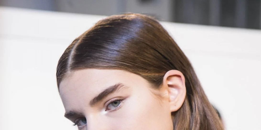 Αυτό το dry shampoo έχει 2000 άτομα αναμονή! Τι το τόσο ξεχωριστό έχει;