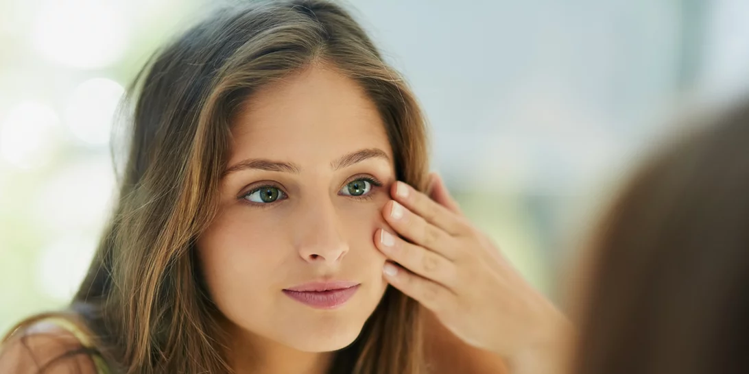 Πώς ένα κουκούτσι ελιάς κάνει θαύματα στο πρόσωπό μας;