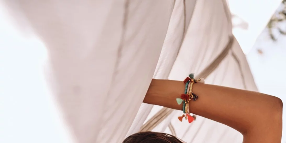 Το μαύρο αντηλιακό είναι εδώ: Γιατί είναι μαύρο και τι σου προσφέρει