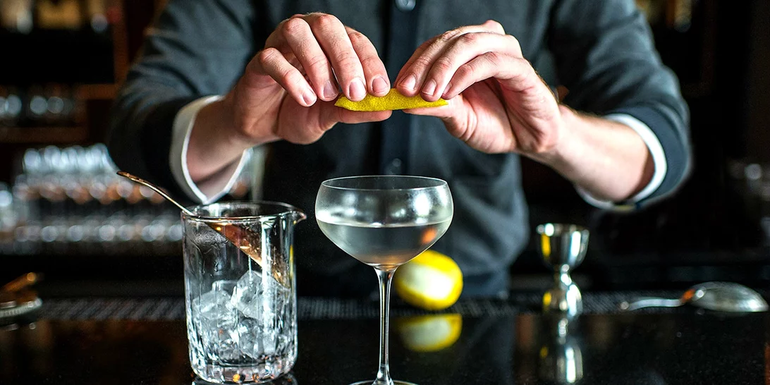 Πώς θα κάνεις ακόμη πιο dirty, το Dirty Martini σου