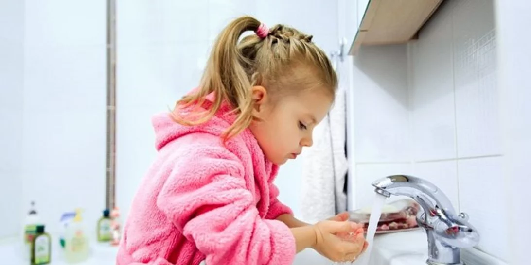 5 tips για να γλιτώσεις από τη … μάχη της οδοντόβουρτσας με τα παιδιά σου