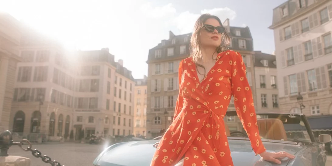 Αυτό το νέο cool γαλλικό brand είναι ο ορισμός του παριζιάνικου στυλ που λατρεύουμε