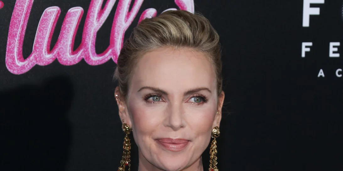 Charlize Theron | Η εντυπωσιακή εμφάνιση στην πρεμιέρα της νέας της ταινίας