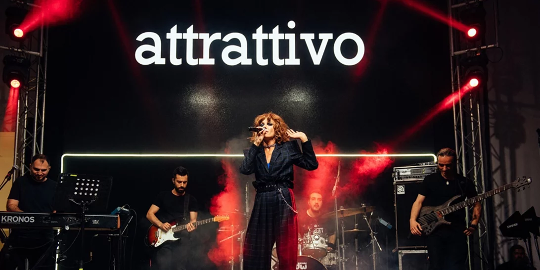 attrattivo | Φορέσαμε τα αγαπημένα μας κομμάτια και γιορτάσαμε τα 30 της χρόνια!