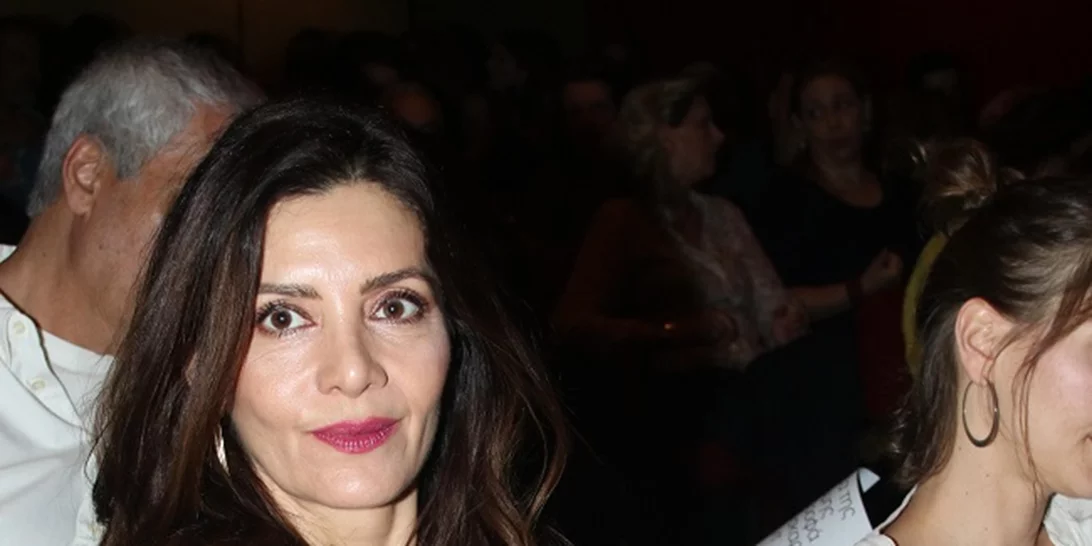 Κατερίνα Λέχου | Βραδινή έξοδος στο θέατρο με chic εμφάνιση