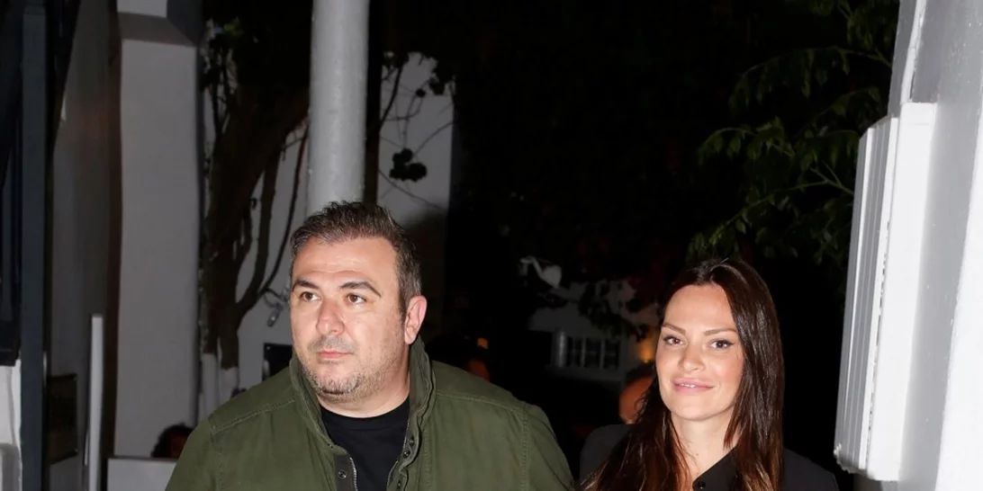 Αντώνης Ρέμος – Υβόννη Μπόσνιακ | Πέρασαν το 3ήμερο στη Μύκονο με τους κουμπάρους τους