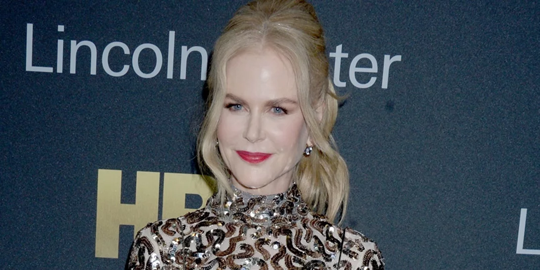 Nicole Kidman | Βγάζει selfie με χρυσή τουαλέτα στο ασανσέρ!