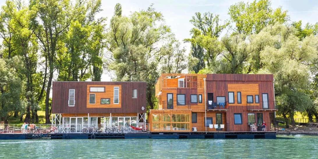 Πλωτά ξενοδοχεία: Η πιο χαλαρή τάση στο hotel trotting