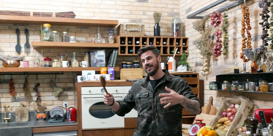 Η APIVITA συνεργάζεται με τον Άκη Πετρετζίκη για έναν διαγωνισμό που δεν πρέπει να χάσεις!