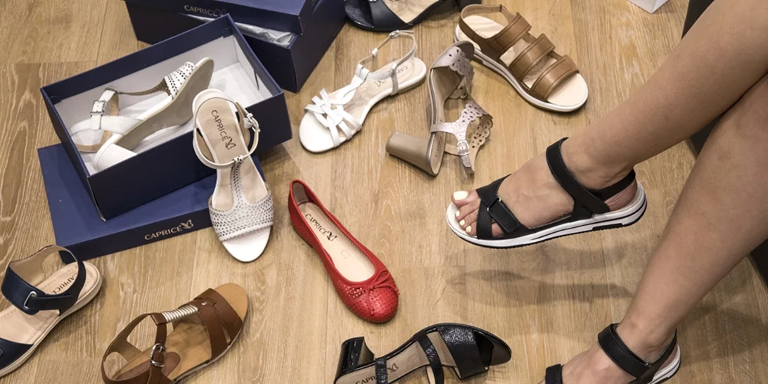 Ανακαλύψαμε τα πιο κομψά, και φιλικά με τα πόδια σου, παπούτσια της σεζόν!