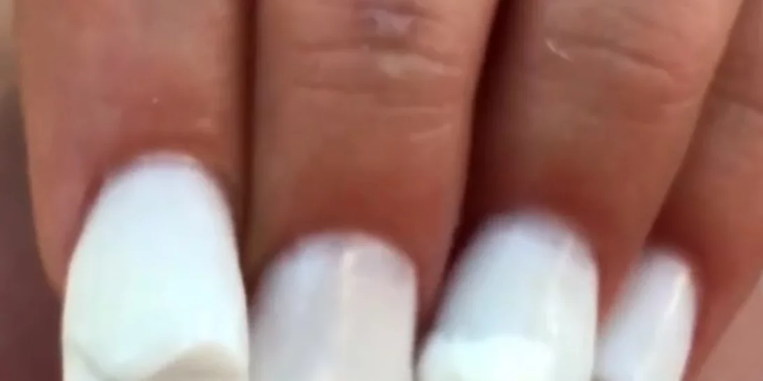 Τα νύχια που μοιάζουν με δόντια είναι trend: Και ό,τι κατάλαβες, κατάλαβες!