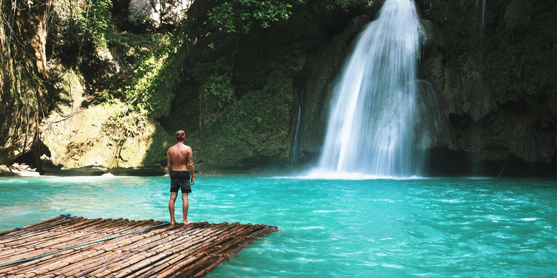 Πώς θα παρατήσεις τη δουλειά σου και θα ταξιδέψεις σε όλο τον κόσμο